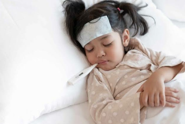 Ilustrasi anak demam