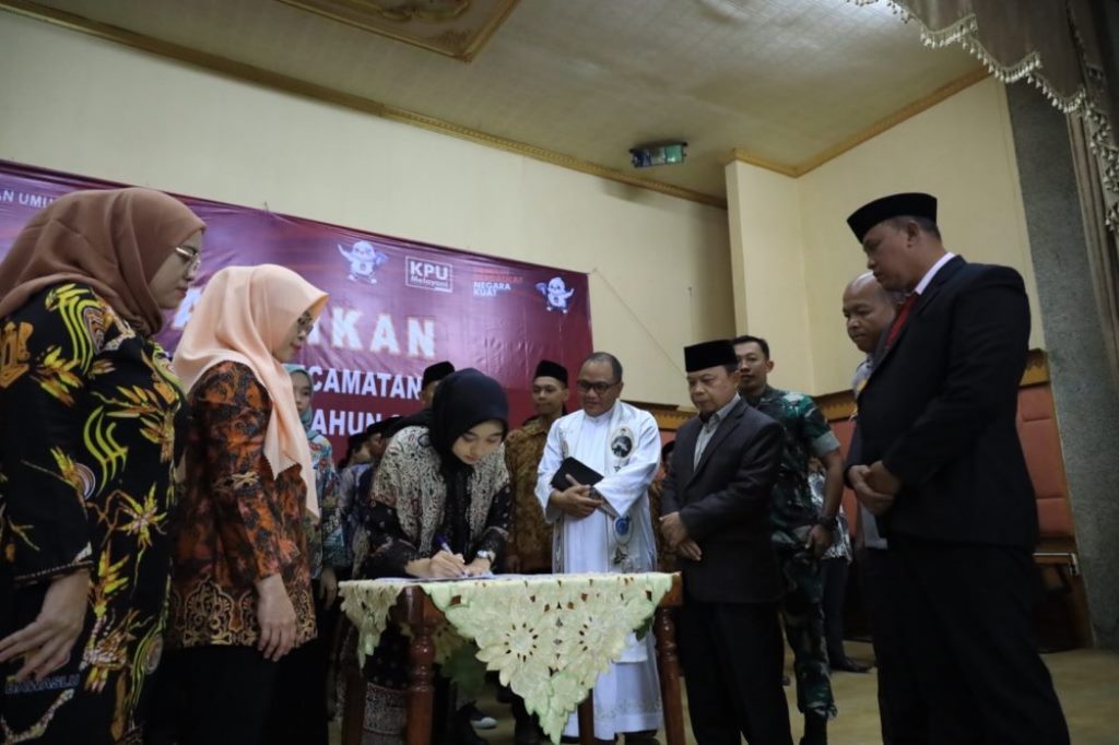 Pelantikan anggota PPK disaksikan langsung Plt. Wali Kota Bekasi Tri Adhianto