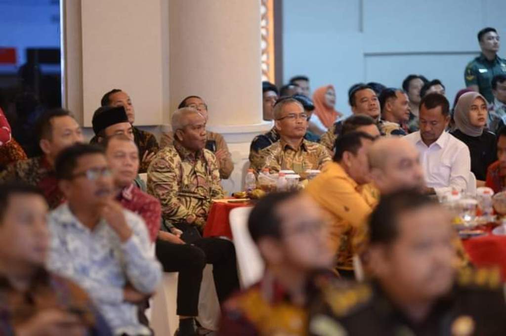 Plt. Bupati Palas drg. H. Ahmad Zarnawi Pasaribu CHt. MM, M.Si, MH bersama Forkopimda Kabupaten Palas hadiri Rakorda Dalam Rangka Penyelamatan Keuangan Negara/Daerah di Provinsi Sumut. (Ist)