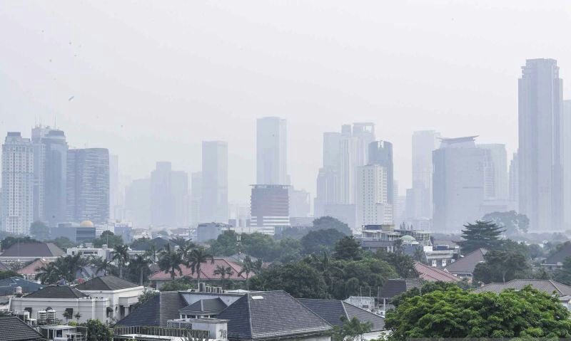 Kabut polusi di Jakarta