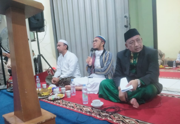 Shohibul Musibah Ustadz H. Aminudin Sehan, SH di acara tahlil malam terakhir istri tercintanya Hajjah Nur Hayati Binti H. Mohamad Ali, Kamis malam (6/2/2025).