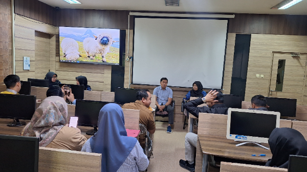 Kunjungan kerja DPRD Kota Pangkal Pinang di  Laboratorium Keuangan BPKAD Kota Bekasi, Jum'at (25/04/2025).