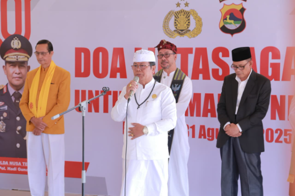 Doa bersama lintas agama di Polda NTB untuk keamanan negeri.