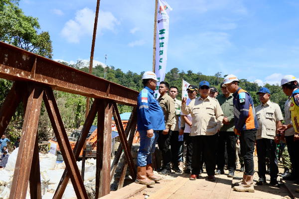 Presiden Prabowo di Dampingi Mendagri Tito Karnavian saat Tinjau Langsung Pembangunan insfratruktur di Tapanuli Selatan, (31/12/2025).