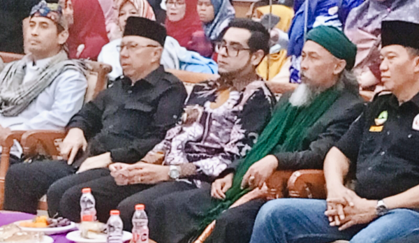 Wakil Walikota Sukabumi Boby Maulana terlihat hadir saat KPSTI  Sukabumi menggelar Festival Pencak Silat Seni Walikota Sukabumi Cup III 2026 di Gedung Juang 45, Jalan Veteran II, Selabatu, Kecamatan Cikole, Kota Sukabumi, Jawa Barat. Jum'at (9/1/2026).