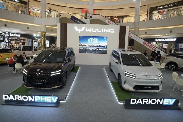 Deretan mobil listrik dan hybrid Wuling dipamerkan dalam ajang “New Year New Drive” awal 2026 di Summarecon Mall Serpong dan Summarecon Mall Kelapa Gading, menghadirkan teknologi EV, PHEV, serta promo spesial awal tahun.