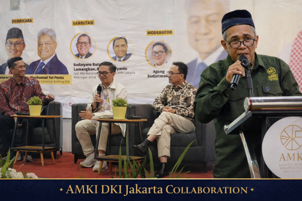 BPJPH, AMKI Jakarta, dan Bank Syariah Nasional memperkuat sinergi pembiayaan syariah dan sertifikasi halal bagi UMKM melalui talk show dan santunan Ramadan di Cawang. Kolaborasi lintas sektor dinilai menjadi kunci peningkatan daya saing UMKM halal nasional.