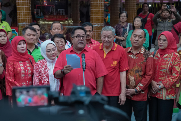 Wagub DKI Jakarta Rano Karno memantau perayaan Imlek 2577 di Kelenteng Bio Hok Tek Tjeng Sin, Kebayoran Lama, guna memastikan keamanan ibadah serta menegaskan komitmen toleransi dan keadilan sosial di Jakarta. Selasa, (17/2/2026).