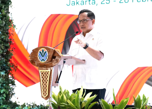 Menteri Dalam Negeri Muhammad Tito Karnavian, saat manyampaikan pengelolaan sampah harus dilakukan secara terintegrasi dari hulu hingga hilir, dalam Rapat Koordinasi Nasional (Rakornas) Pengelolaan Sampah Tahun 2026 bertema “Kolaborasi untuk Indonesia ASRI (Aman, Sehat, Resik, Indah)” di Gedung Balai Kartini, Jakarta, Rabu (25/2/2026).