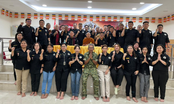 Kevin Wu resmi dilantik kembali sebagai Ketua Umum Dharmapala Nusantara periode 2025–2030 di Vihara Dhammacakka Jaya, Jakarta Utara. Kepengurusan baru menegaskan komitmen memperkuat persatuan umat Buddha, advokasi keagamaan, serta kontribusi organisasi dalam menjaga toleransi dan keberagaman di Indonesia. Jum'at, (27/2/2026).