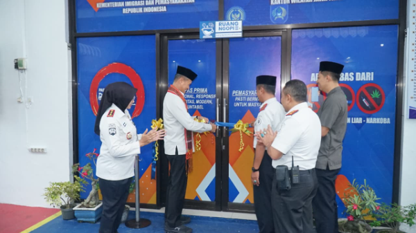 Lapas Blitar resmi membuka “Ruang Ngopi” sebagai ruang dialog strategis untuk melahirkan inovasi, memperkuat sinergi, dan mendorong pelayanan pemasyarakatan yang semakin profesional. Selasa, (3/3/2026).