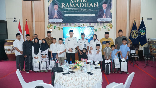 Kakanwil Ditjenpas Jatim Kadiyono saat Safari Ramadan di Lapas Blitar menjadi momentum penguatan nilai kebermanfaatan, pembinaan kemandirian warga binaan, serta kepedulian sosial bagi masyarakat sekitar. Selasa, (3/3/2026).