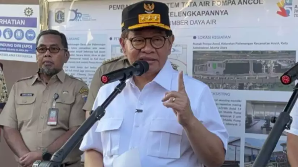 Gubernur DKI Jakarta Pramono Anung Wibowo saat memberiian keterangan kepada awak media.