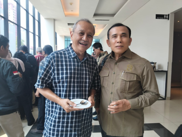 Ketua Dewan Pakar AMKI Pusat, Drs. Asri Hadi, MA Bersama Mayjen.TNI (P) Dr.Tahan Samuel Lumban Toruan,M.M.,S.H.,M.H.
