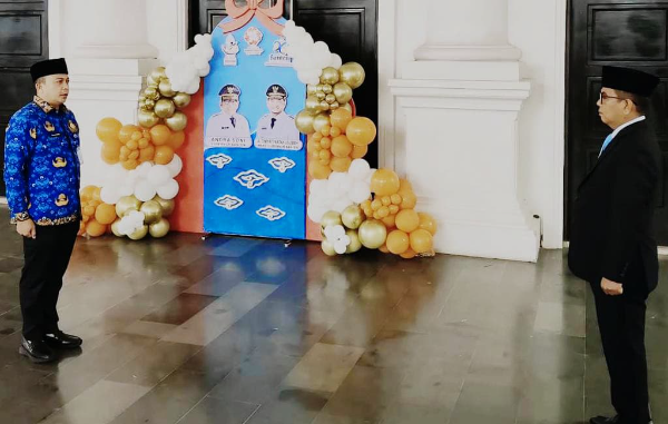 Ketua DPD KNPI Provinsi Banten, H. Tito Istianto, SE., M.Si., dipercaya menjadi Perwira Upacara dalam peringatan Hari Sumpah Pemuda ke-98 Tahun 2026 di Lapangan Sekretariat Daerah Provinsi Banten, Serang, Rabu (28/10/2026).