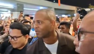 Patrick Kluivert Sang Pelatih Baru Timnas Tiba di Indonesia