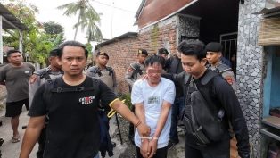 Tim Gabungan Grebek Kampung Narkoba di Praya Timur Loteng, Tangkap 25 Tersangka