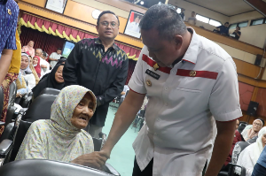 Wali Kota Wajibkan Pejabat Pemkot Bekasi Punya Ibu Asuh Dengan Beri Uang Tiap Bulan 