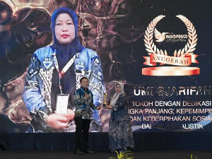 Pemred Sudut Pandang Umi Sjarifah Raih Anugerah INDOPOSCO 2026 atas Dedikasi Jurnalistik