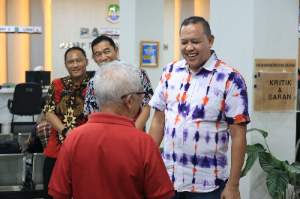 Wali Kota Bekasi Pantau Pelayanan Publik Pasca Libur lebaran, Pastikan Layanan Tetap Berjalan