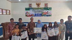 PTPN I Regional 7 Salurkan Bantuan Pendidikan di OKU