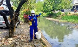 Kali Rawalumbu Tercemar, DLH Kota Bekasi Gercep Lakukan Penanganan