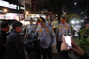 Dishub DKI Tertibkan Parkir Liar di Senopati, Gunawarman, dan Suryo, Empat Mobil Ditindak