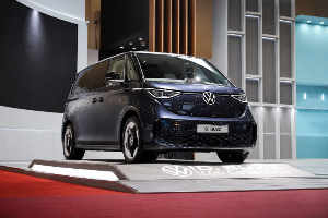 Volkswagen ID. Buzz di GIIAS 2026: Mobil Listrik yang Jual Nostalgia dan Teknologi Modern