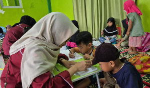 KKM Kelompok 2 Kelurahan Dalung Gelar Bimbel Gratis, Bantu Anak-anak Tingkatkan Kemampuan Belajar