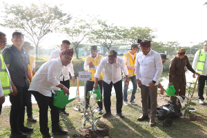 Menteri LH dan PTPN IV PalmCo Luncurkan Gerakan Tanam 1,5 Juta Pohon di Seluruh Indonesia