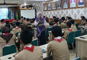 Dosen UHAMKA Nurlina Rahman Latih Public Speaking 72 Siswa SMKN 8 Jakarta, Bangun Kepercayaan Diri dan Personal Branding