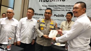 Bicara Polisi, Publik dan Media, Kadiv Humas Polri Isir: “Percayalah, Masih Banyak Polisi Baik”