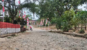 Warga Sukajadi Pandeglang Keluhkan Jalan Rusak dan Berbatu, Akses Anak Sekolah hingga Ekonomi Terganggu