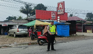 Gatur Pagi Polsek Barumun Kawal Lalu Lintas di Titik Rawan, Pengendara Diimbau Utamakan Keselamatan