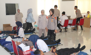 Kapolres Lebak Tinjau Donor Darah Hari Jadi Humas Polri ke-75, Dukung Aksi Kemanusiaan