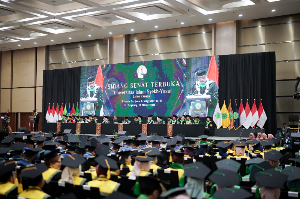 Wisuda ke-51 UNIS Tangerang Lepas 1.064 Lulusan, Rektor Dorong Alumni Mandiri dan Kuasai Kompetensi