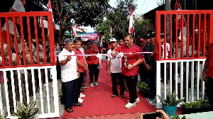Safari Reses Dewan ARH di RW 36 VIP, Serap Aspirasi Perbaikan Drainase Dan Resmikan Gapura